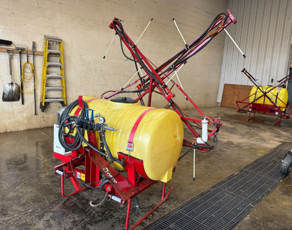 Demco 150g 3pt sprayer with 30' booms